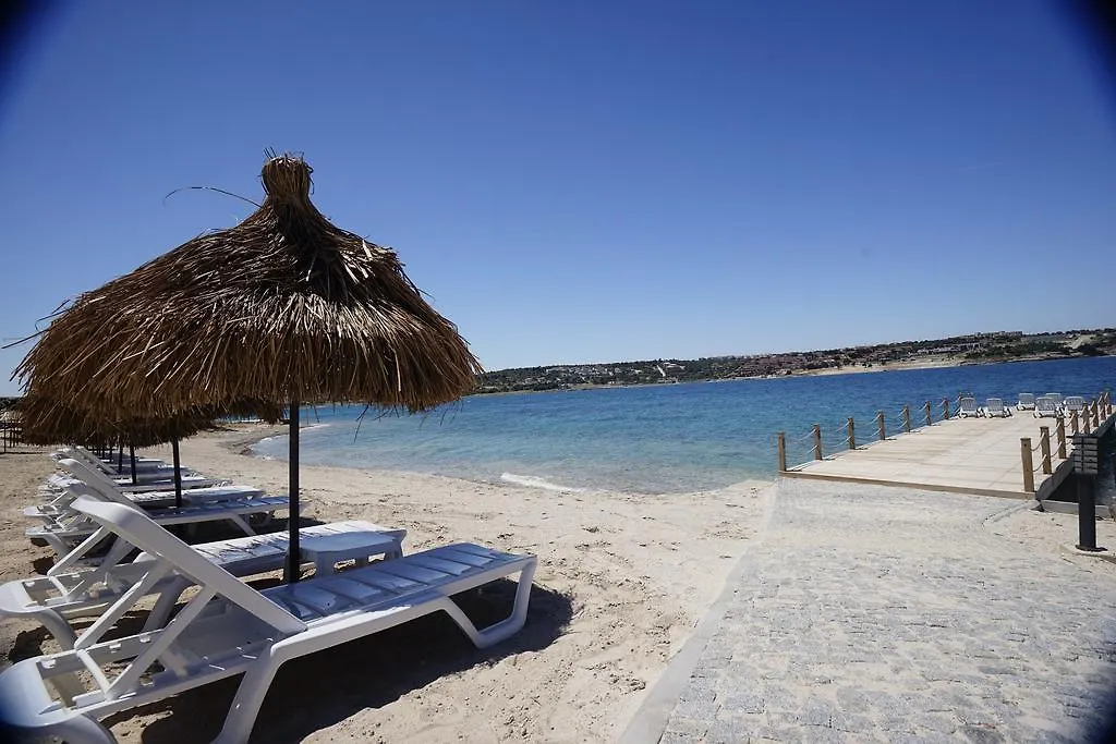Casa De Playa Luxury Hotel And Beach Кешме 4*,